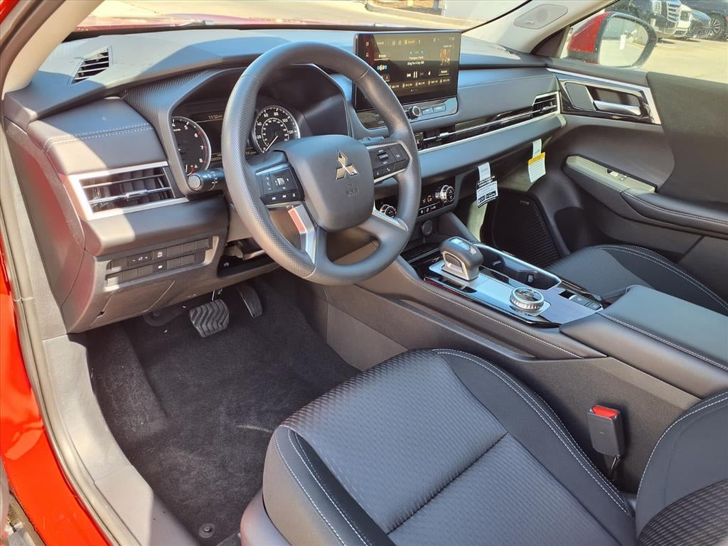 2026 Mitsubishi Outlander ES