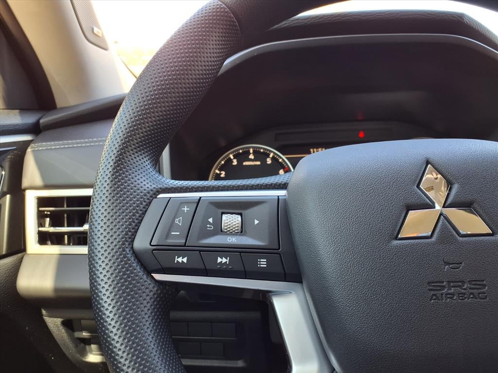 2026 Mitsubishi Outlander ES