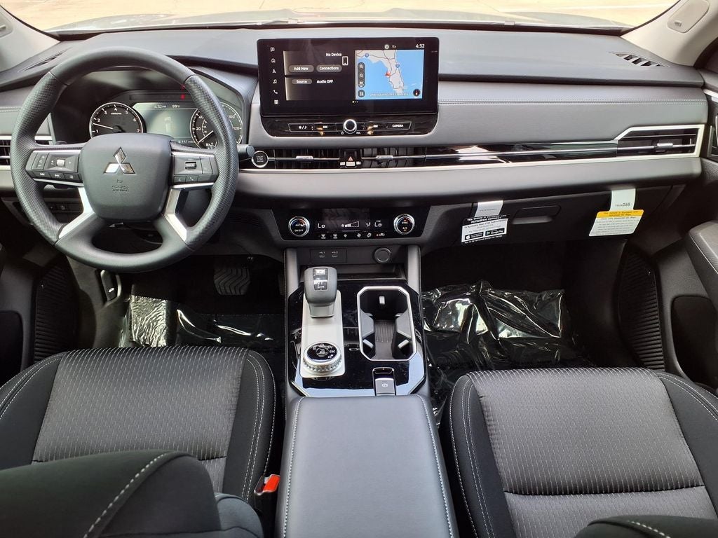 2026 Mitsubishi Outlander ES