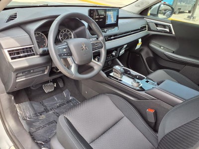 2026 Mitsubishi Outlander ES