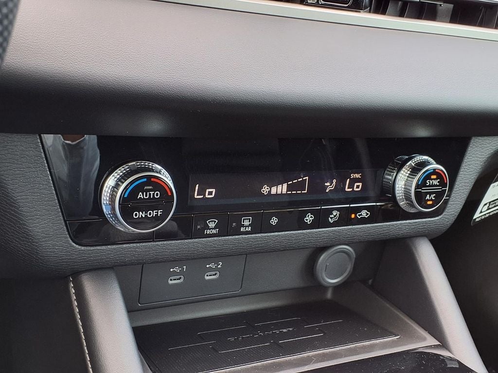 2026 Mitsubishi Outlander ES