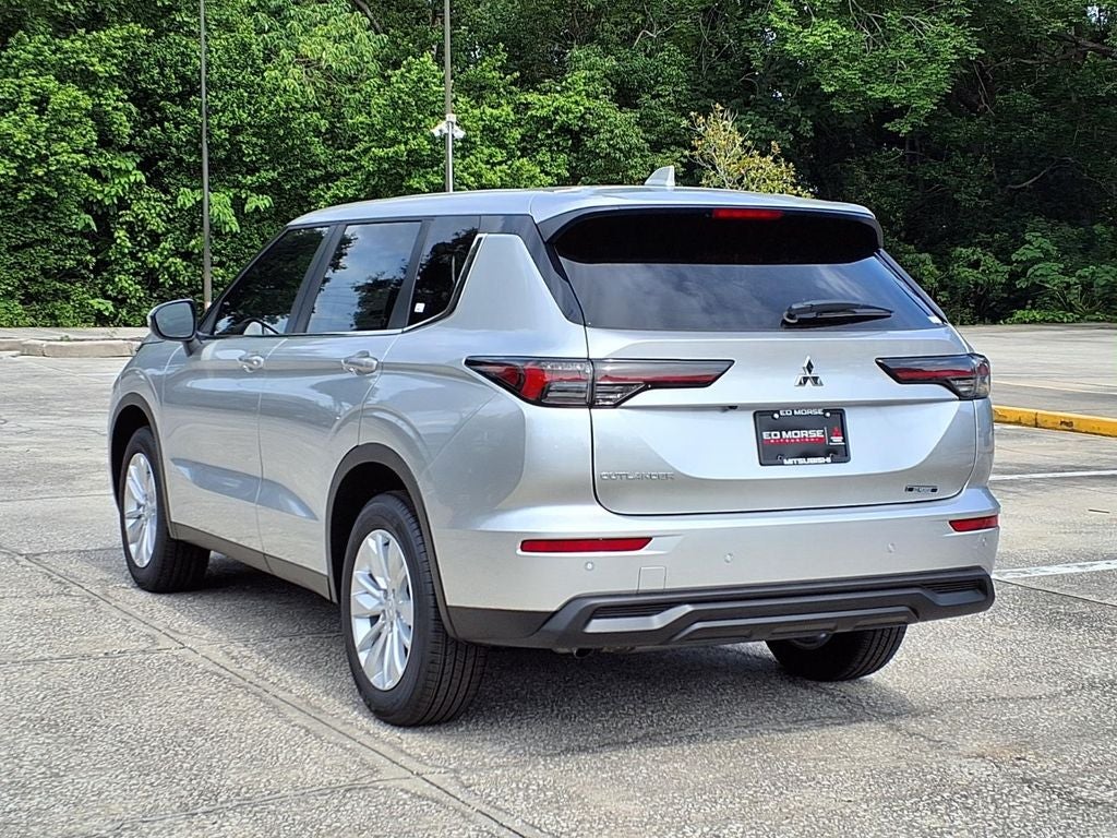 2026 Mitsubishi Outlander ES