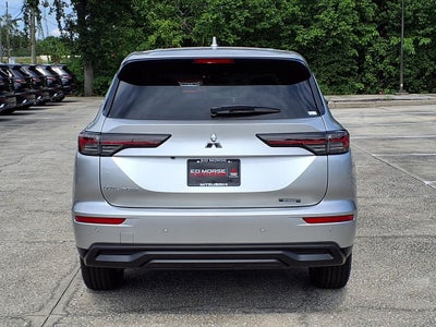 2026 Mitsubishi Outlander ES