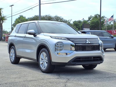2026 Mitsubishi Outlander ES