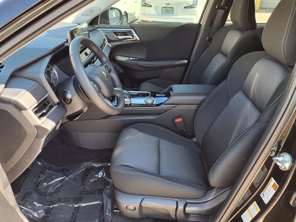 2026 Mitsubishi Outlander ES