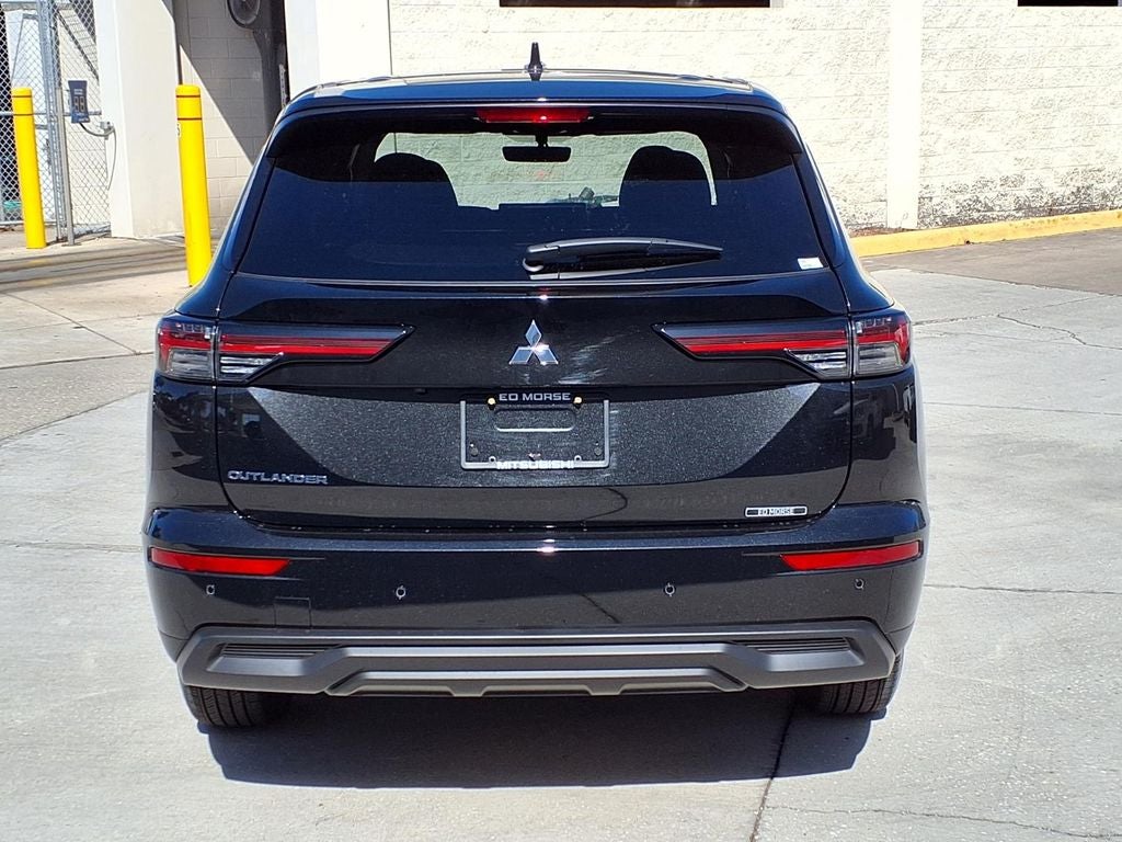 2026 Mitsubishi Outlander ES