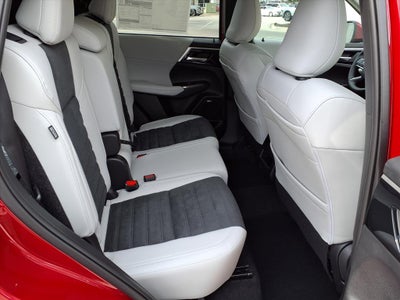 2025 Mitsubishi Outlander SE