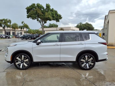 2025 Mitsubishi Outlander SE