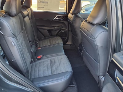 2026 Mitsubishi Outlander SE