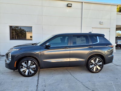 2026 Mitsubishi Outlander SE