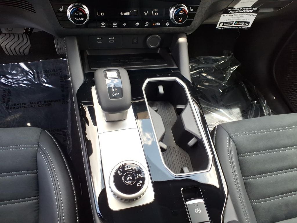 2026 Mitsubishi Outlander LE
