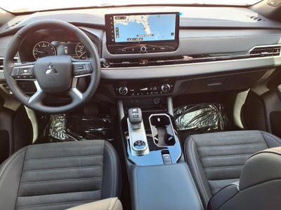 2026 Mitsubishi Outlander LE