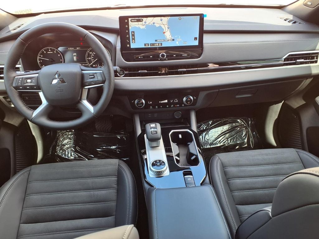 2026 Mitsubishi Outlander LE