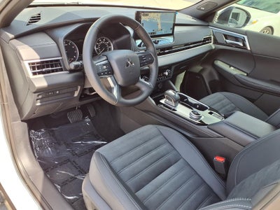 2026 Mitsubishi Outlander LE