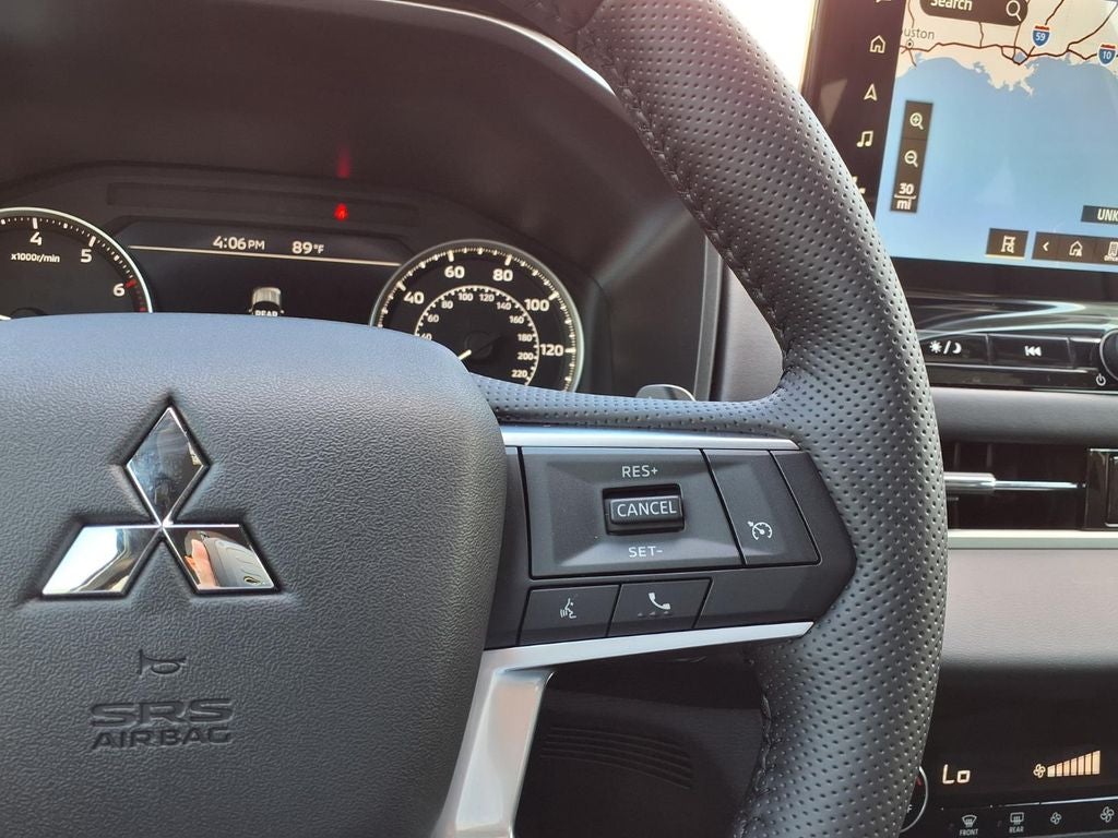 2026 Mitsubishi Outlander LE