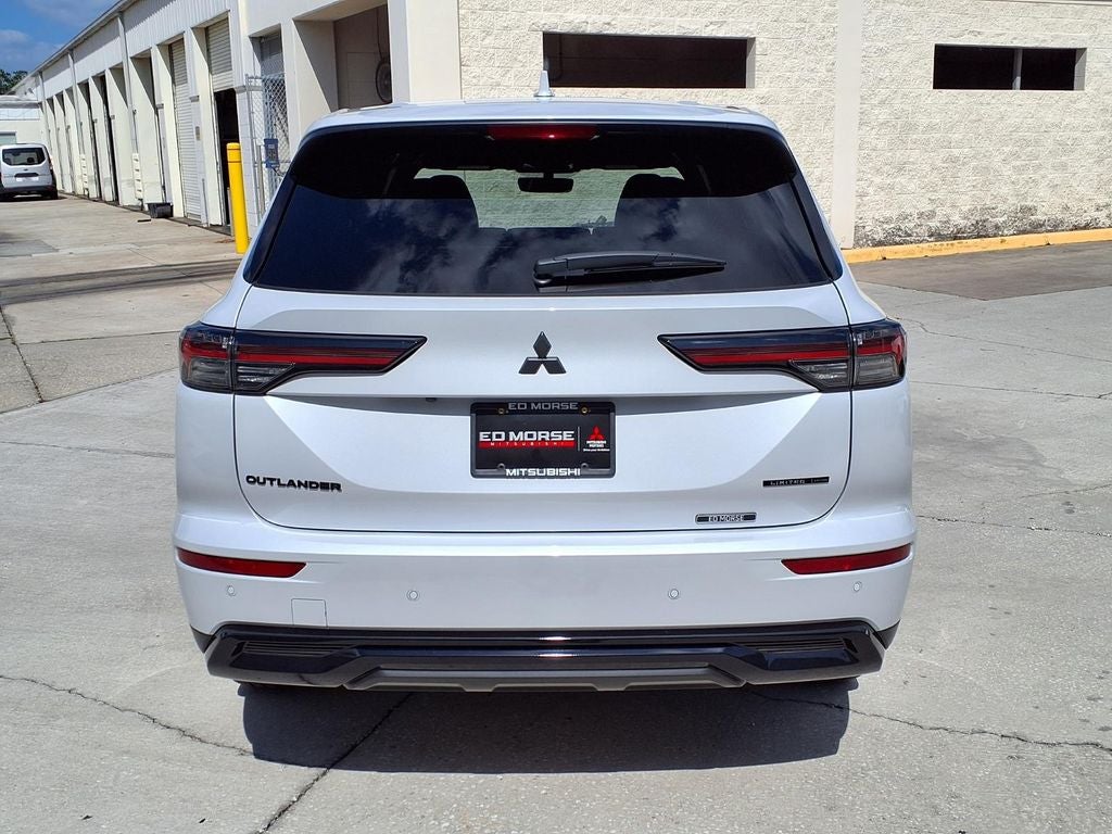 2026 Mitsubishi Outlander LE