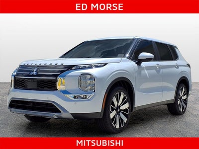 2026 Mitsubishi Outlander SE