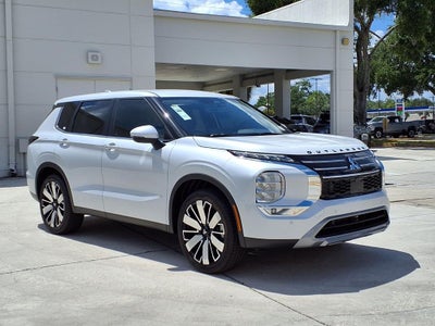 2026 Mitsubishi Outlander SE