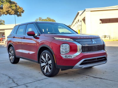 2026 Mitsubishi Outlander SE