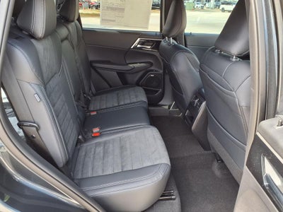 2026 Mitsubishi Outlander LE