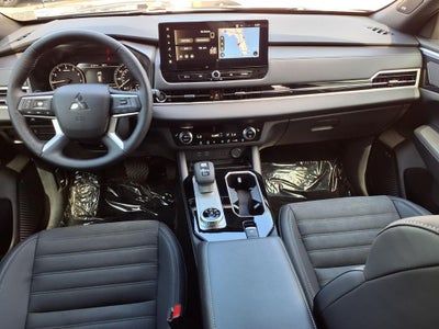 2026 Mitsubishi Outlander LE