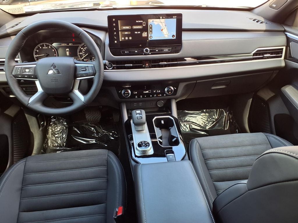2026 Mitsubishi Outlander LE