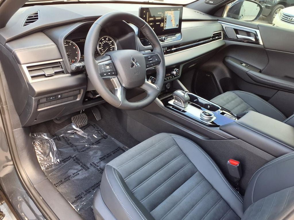 2026 Mitsubishi Outlander LE
