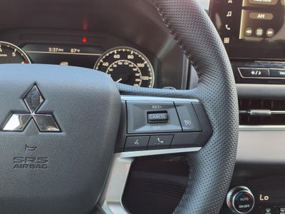2026 Mitsubishi Outlander LE