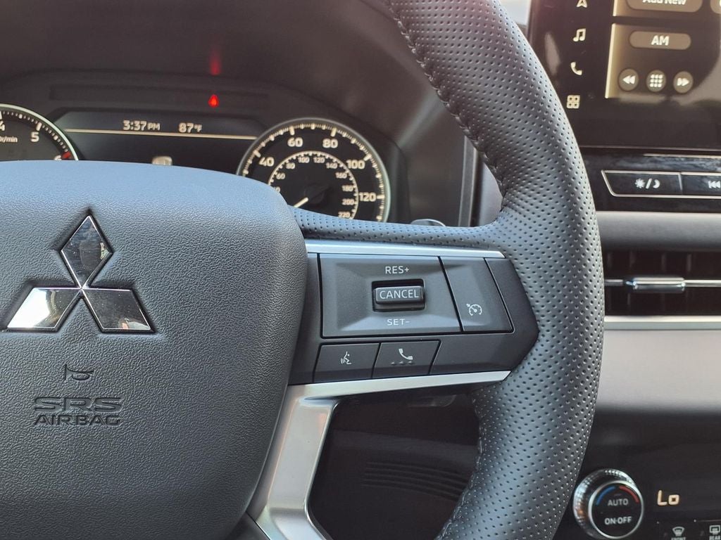 2026 Mitsubishi Outlander LE