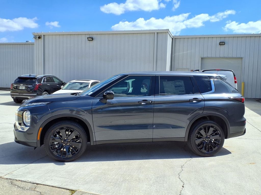 2026 Mitsubishi Outlander LE