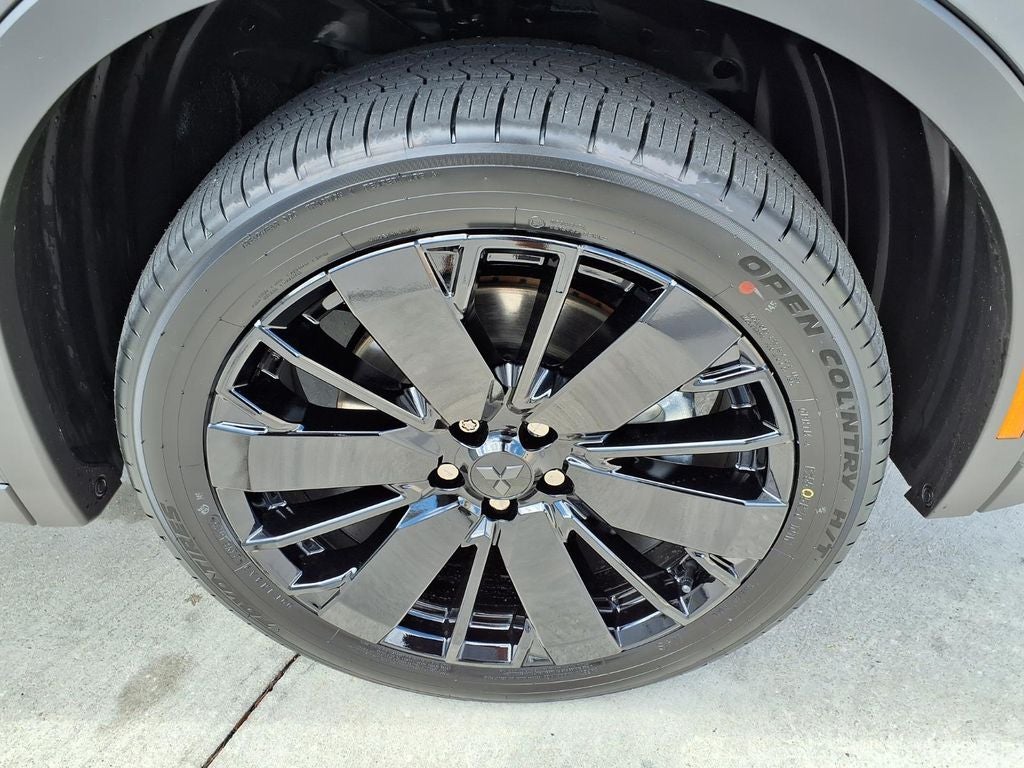 2026 Mitsubishi Outlander LE