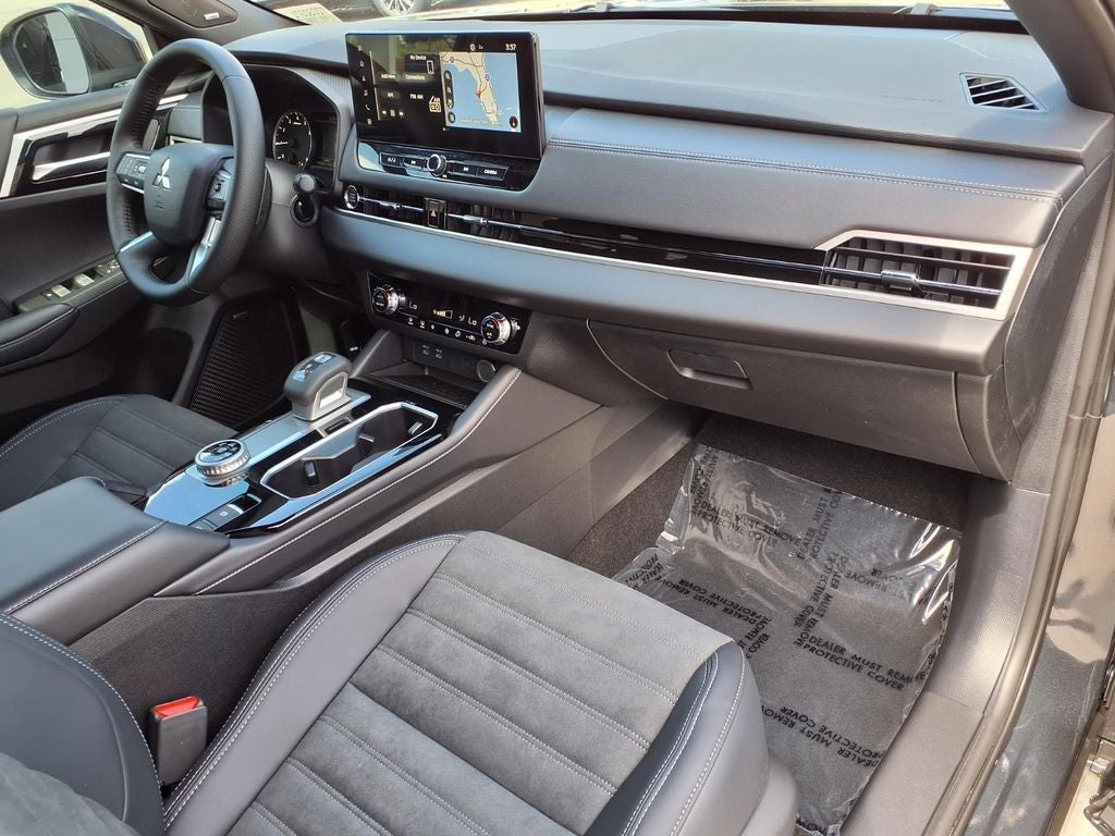 2026 Mitsubishi Outlander LE