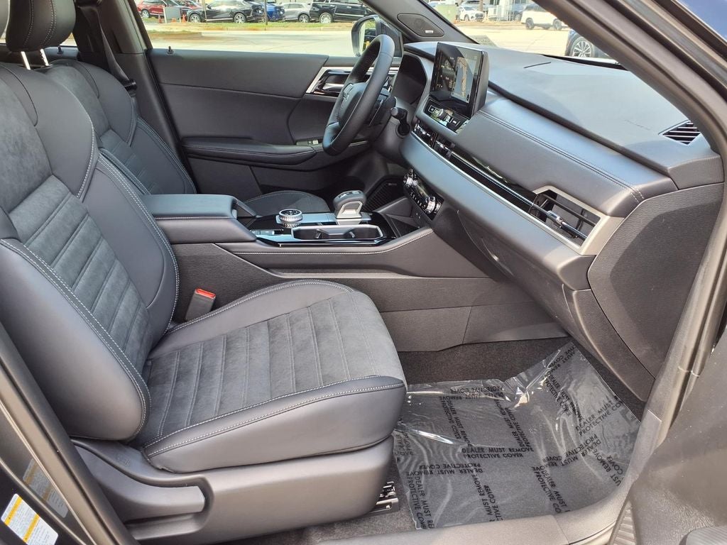 2026 Mitsubishi Outlander LE
