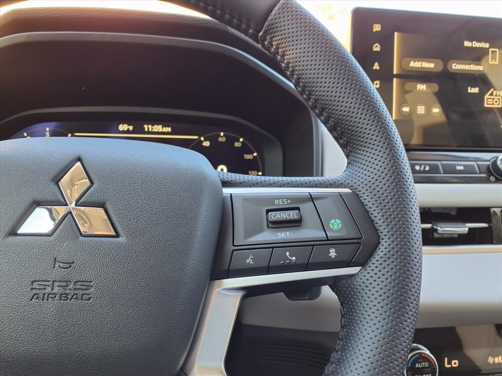 2026 Mitsubishi Outlander SE