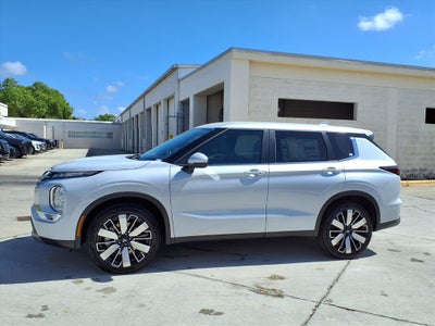 2026 Mitsubishi Outlander SE