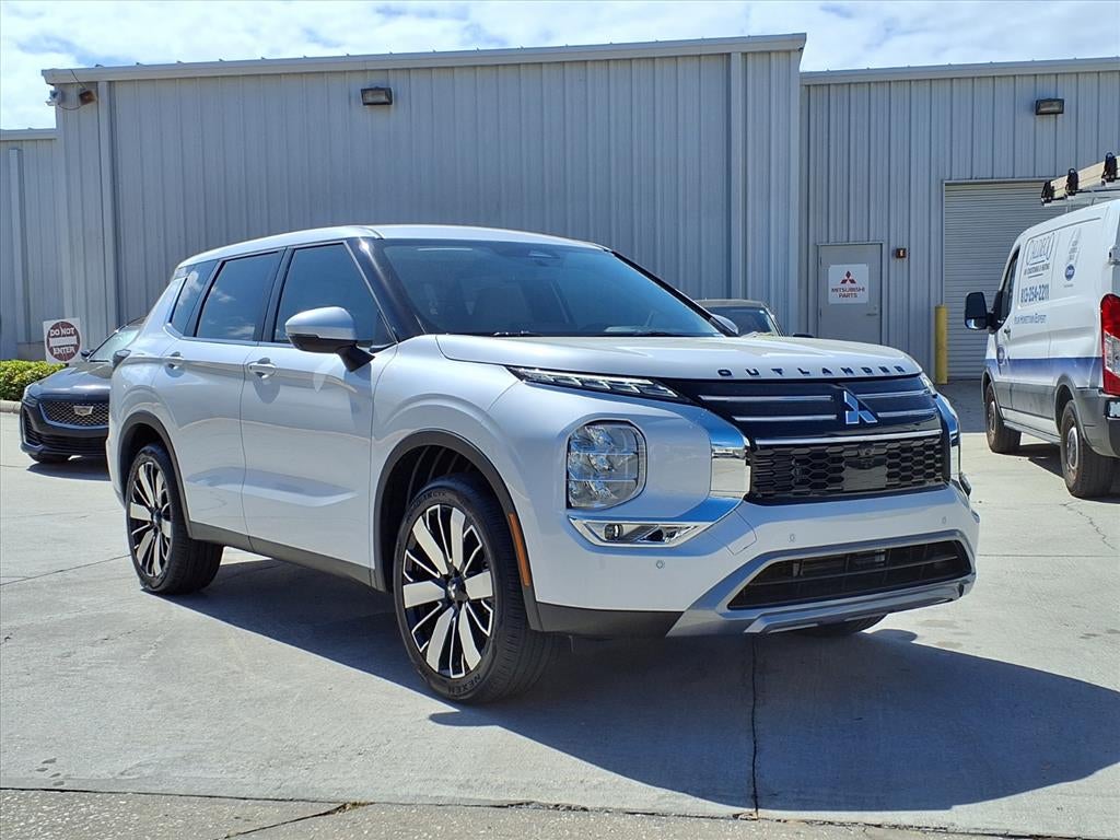 2026 Mitsubishi Outlander SE