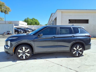 2026 Mitsubishi Outlander SE