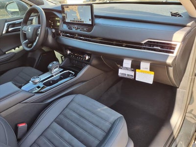 2026 Mitsubishi Outlander SE