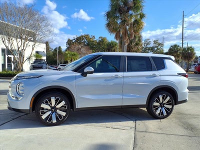 2026 Mitsubishi Outlander SE