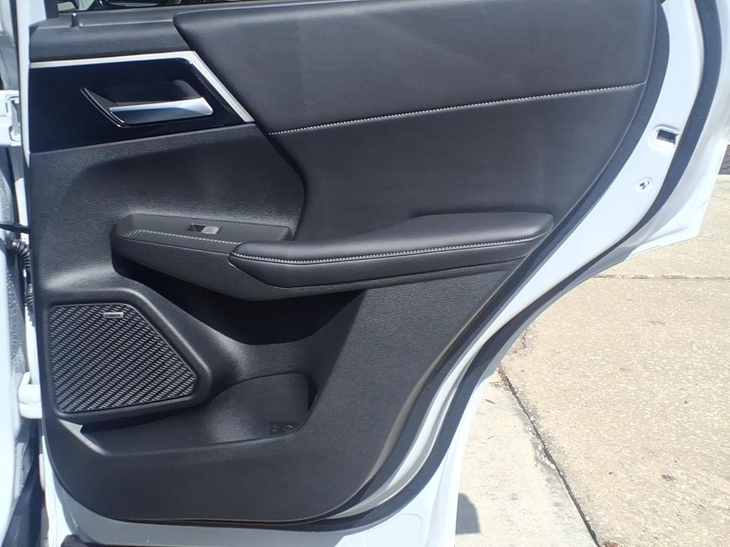 2026 Mitsubishi Outlander LE