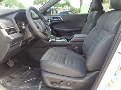 2026 Mitsubishi Outlander LE