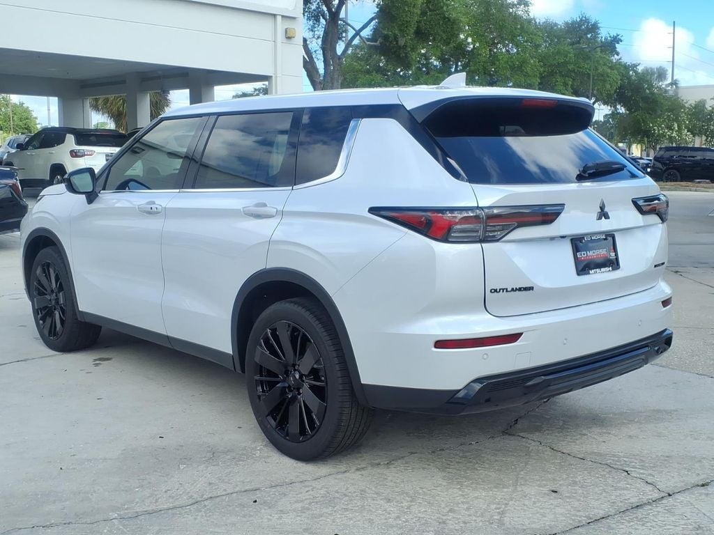 2026 Mitsubishi Outlander LE