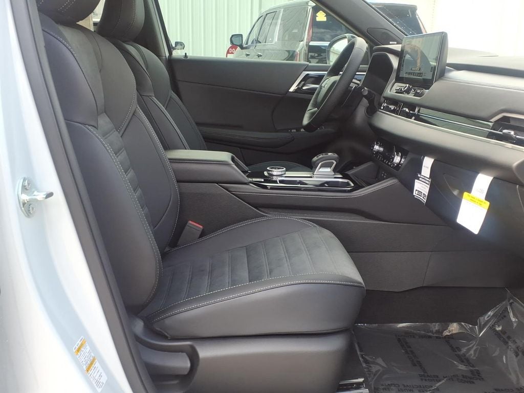 2026 Mitsubishi Outlander LE