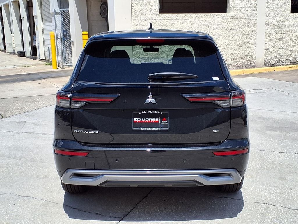 2026 Mitsubishi Outlander SE
