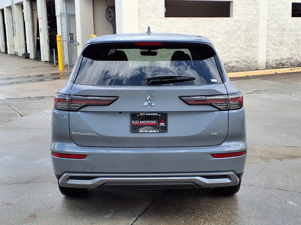 2026 Mitsubishi Outlander SE