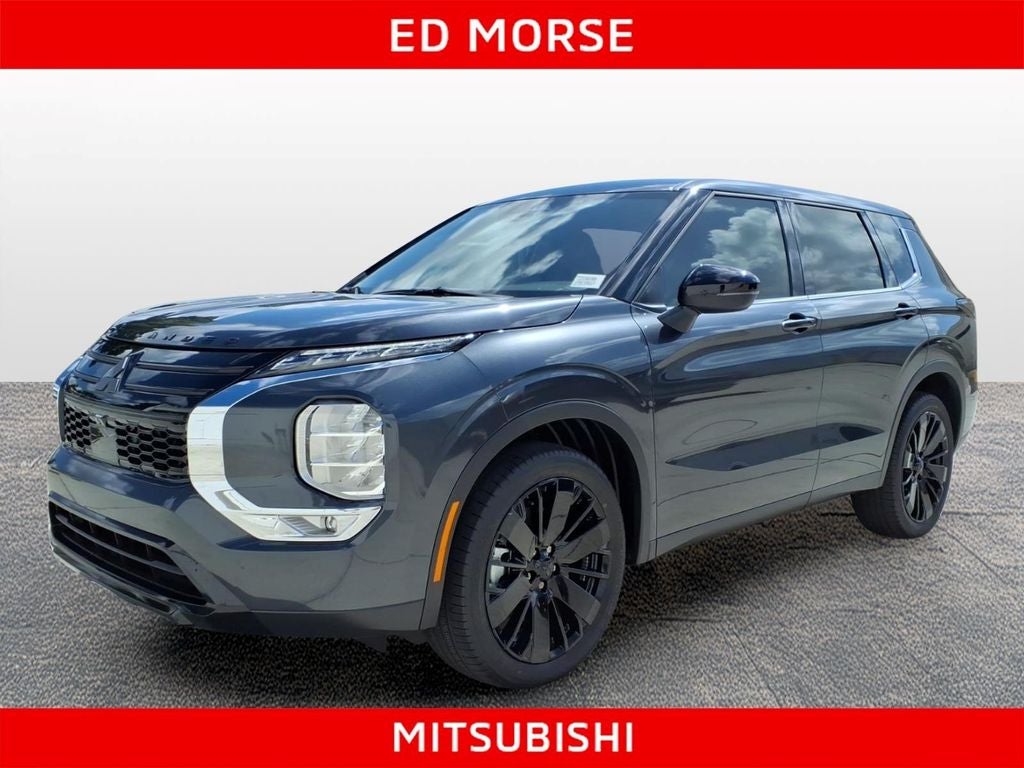 2026 Mitsubishi Outlander LE FWD's photo