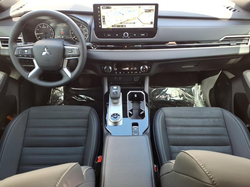 2026 Mitsubishi Outlander LE
