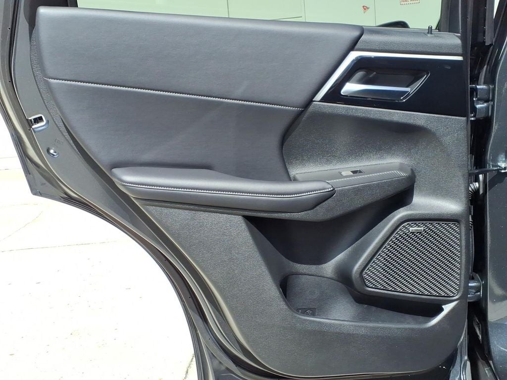 2026 Mitsubishi Outlander LE