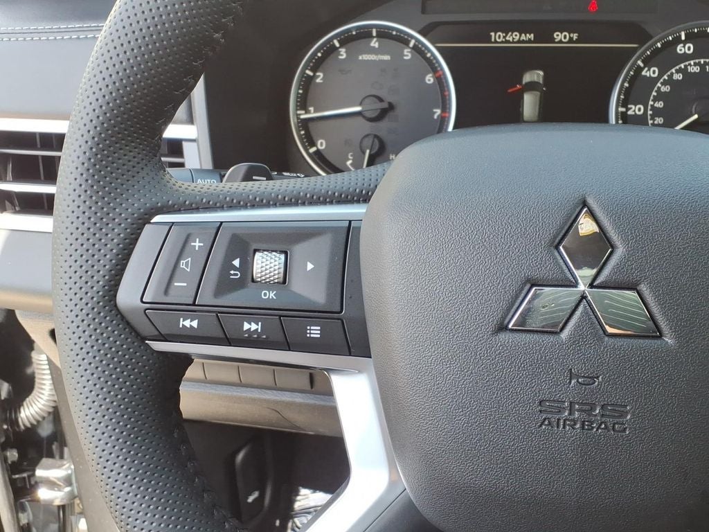 2026 Mitsubishi Outlander LE