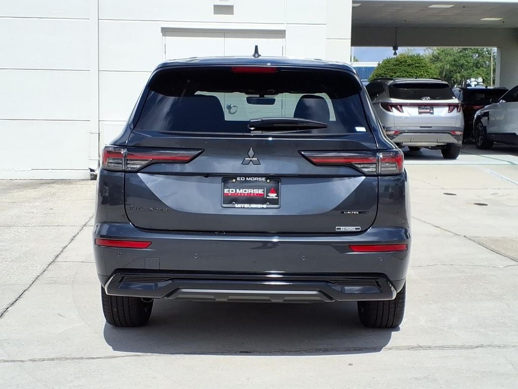 2026 Mitsubishi Outlander LE